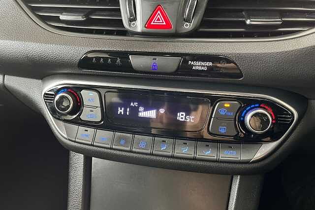 Hyundai i30 1.4 T-GDi Premium SE Fastback Euro 6 (s/s) 5dr