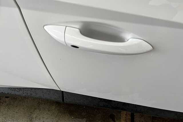 Hyundai TUCSON 1.6 T-GDi Premium Euro 6 (s/s) 5dr White