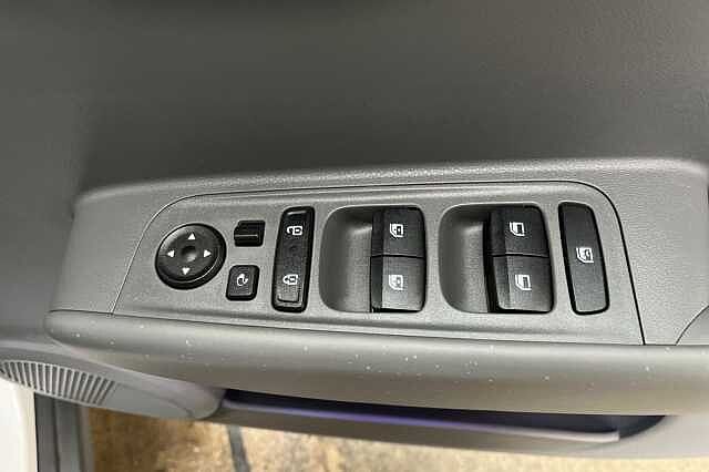 Hyundai INSTER Long Range 49kWh Cross Auto 5dr