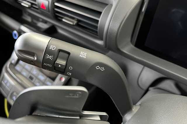 Hyundai INSTER Long Range 49kWh Cross Auto 5dr