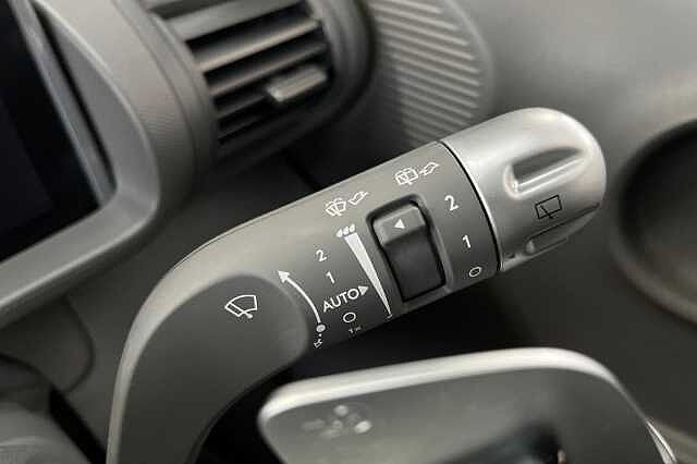 Hyundai INSTER Long Range 49kWh Cross Auto 5dr