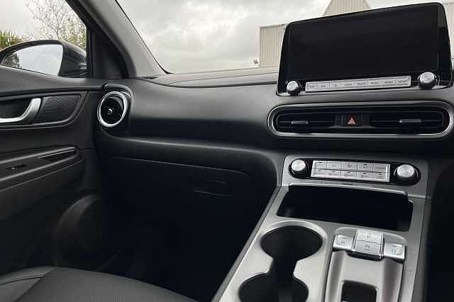 Hyundai KONA 64kWh Ultimate Auto 5dr (10.5kW Charger)