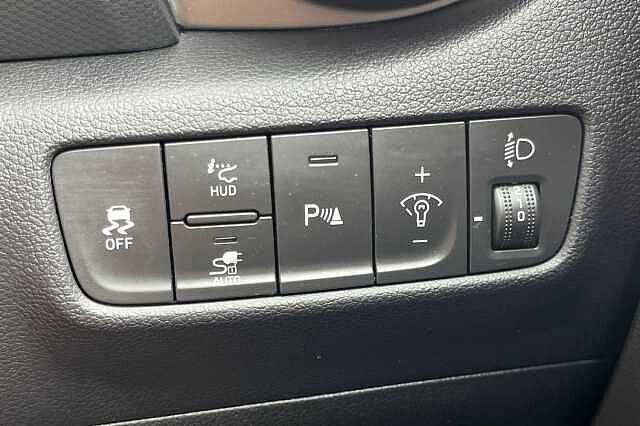Hyundai KONA 64kWh Ultimate Auto 5dr (10.5kW Charger)