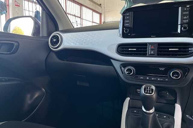 Hyundai i10 1.2 Premium Euro 6 (s/s) 5dr